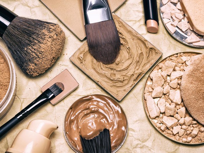Maquillage: dans quel ordre l’anti-cernes et le fond de teint?