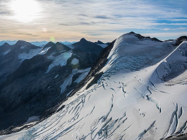 Shin Campos connat les dangers d'avalanche de cet arrire-pays montagneux mieux que personne.