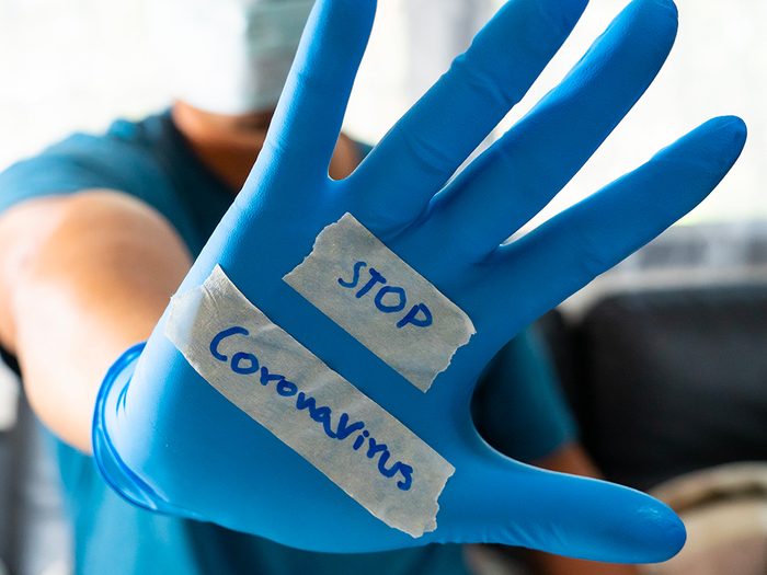 Les formules de politesse à éviter à cause du coronavirus.