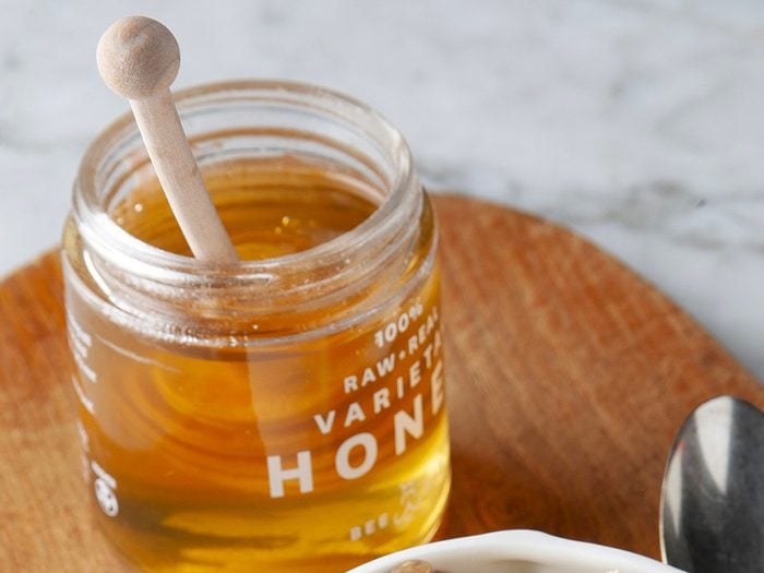 Le miel est l'un des aliments non périssables à toujours avoir dans son garde-manger.