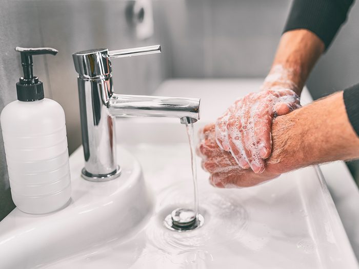 Covid-19: beaucoup de gens ne se lavent pas les mains assez longtemps.