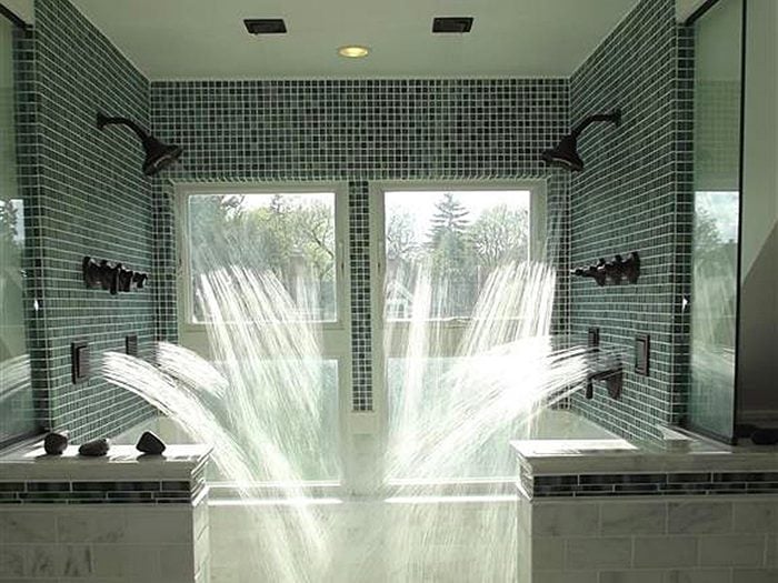 N’essayez pas cela à la maison: douche SPA.