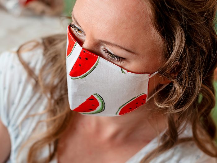 Coronavirus: degré d’efficacité d’un masque de protection fait maison.