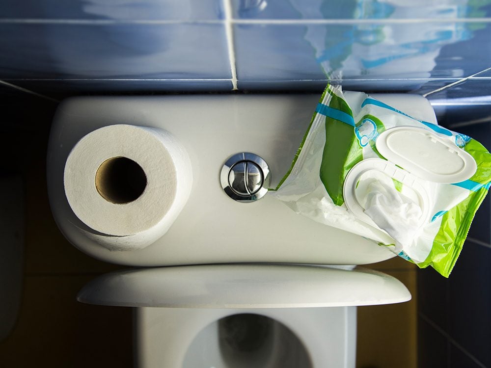 5 alternatives au papier toilette à éviter (et 2 bons choix)
