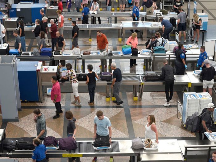 Vous ne verrez plus de mesures de sécurité gratuites dans les aéroports.