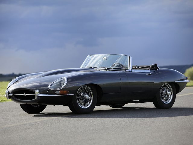 La voiture Jaguar E-Type de 1961.