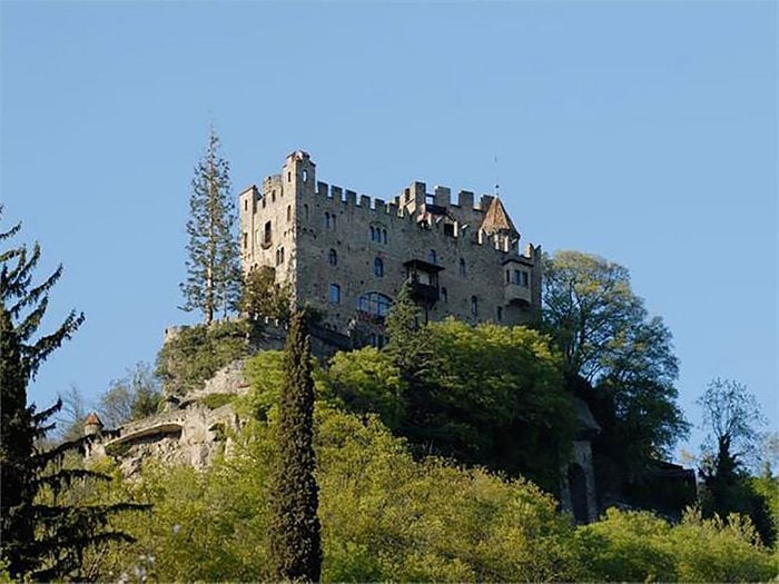 Château de Brunnenburg, Italie.