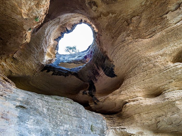 La grotte Cueva Horadada.