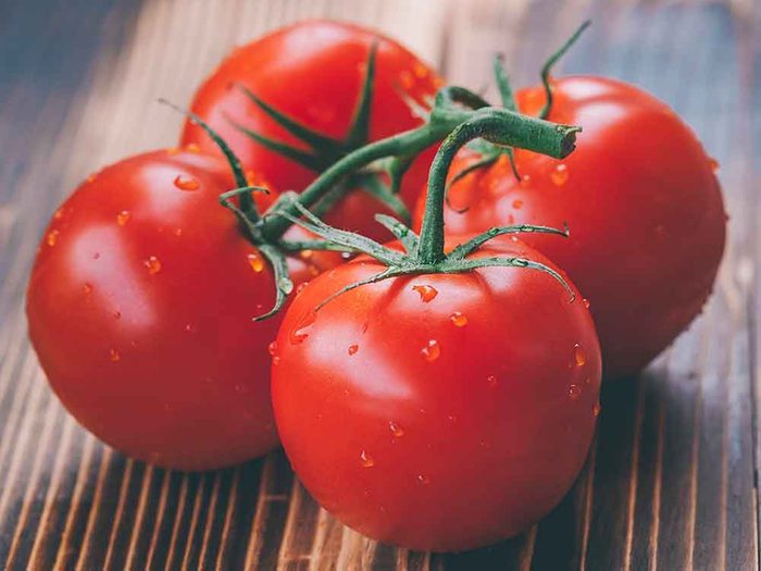 Comment conserver des aliments périssables tels que les tomates?