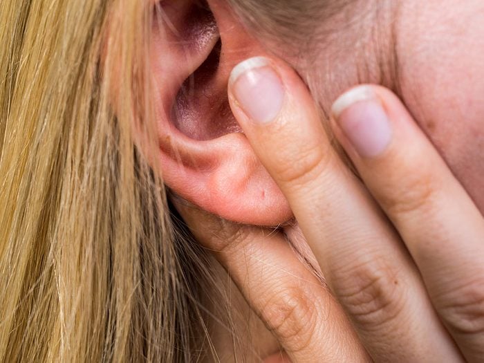 Une infection de l’oreille interne peut causer des étourdissements.