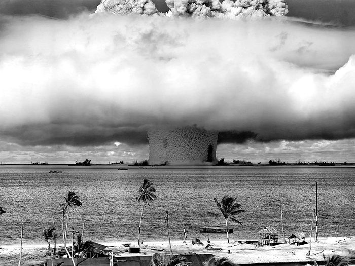 La première fois qu’une explosion atomique sous-marine est photographiée.