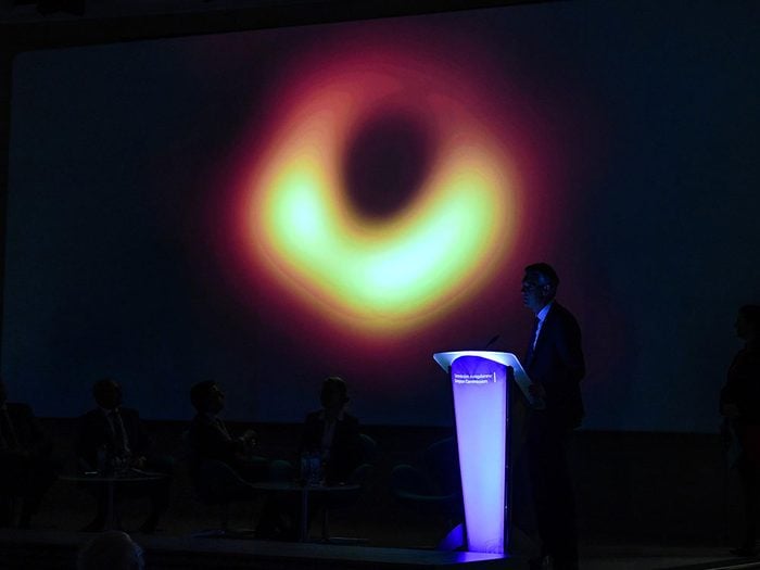 La première fois qu’un trou noir est photographié.