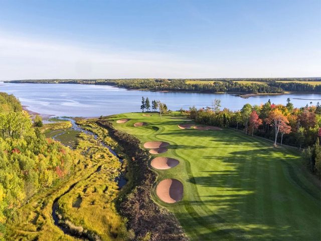 Le club Dundarave fait partie des terrains de golf  moins de 100$ au Qubec et au Canada.