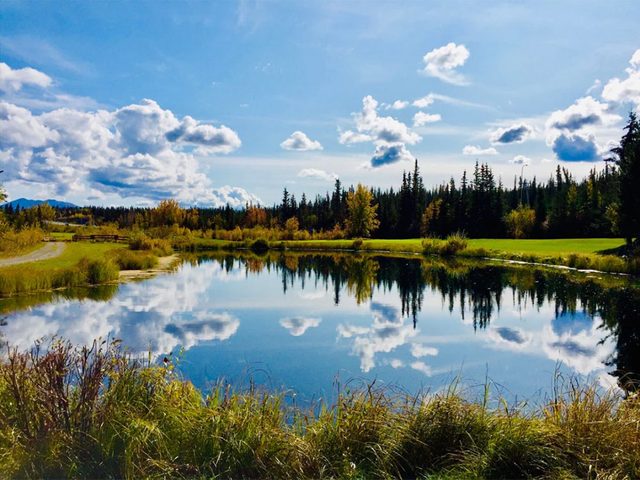 Le club Meadow Lakes fait partie des terrains de golf  moins de 100$ au Qubec et au Canada.