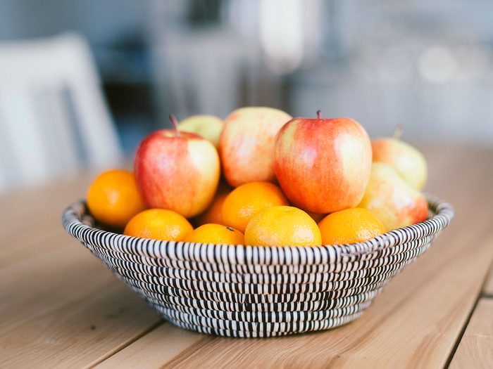 Faites attention aux fruits pour soulager vos allergies saisonnières.
