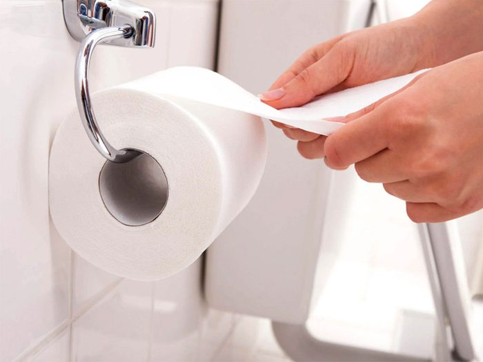 Le papier toilettes est l'un des objets du quotidien qui est souvent mal utilisé.
