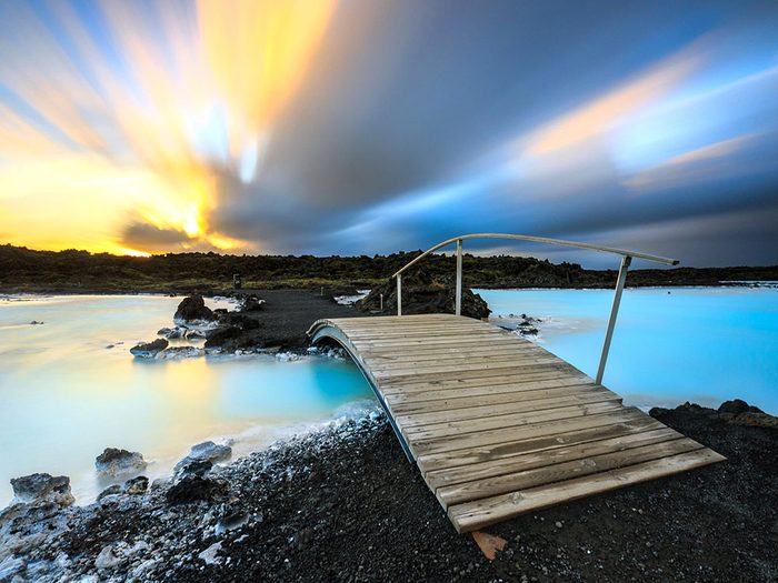 Le Spa géothermique Blue Lagoon est une piscine de rêve.