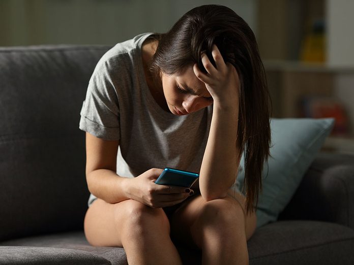 Les risques de dépression font partie des effets négatifs des médias sociaux.