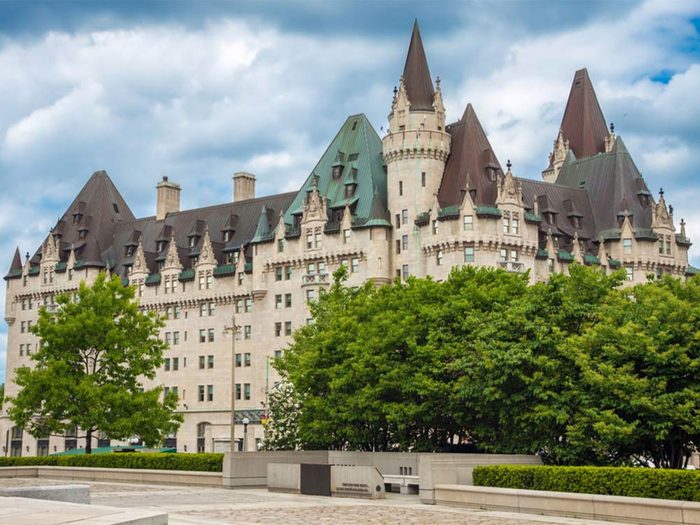 Le Fairmont Château Laurier à Ottawa fait partie des endroits hantés au Québec et au Canada.