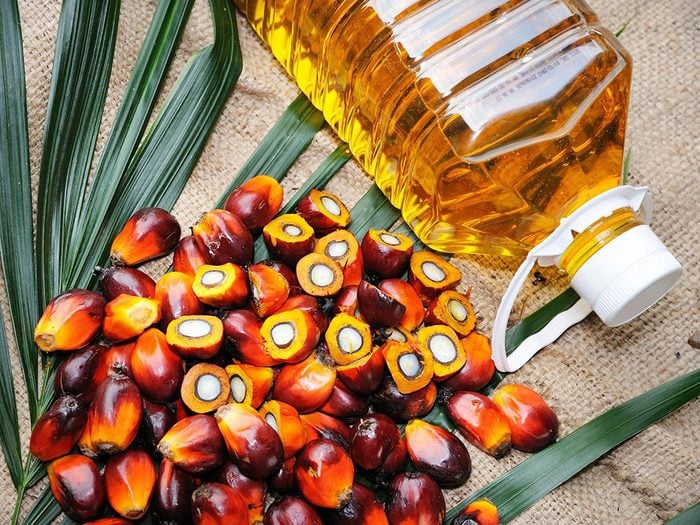 L'huile de palme est une bonne huile pour la cuisson.