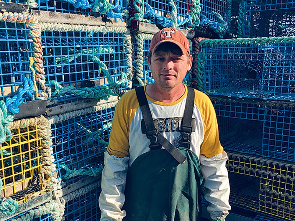 Le pêcheur Todd Newell participe à la surveillance de la pêche meurtrière.