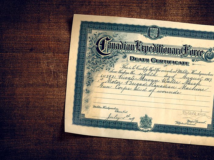 Le certificat de décès datant de la Première Guerre mondiale.