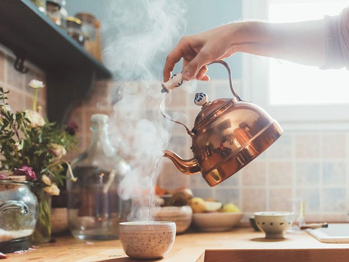 Comment préparer le thé: choisissez votre eau.