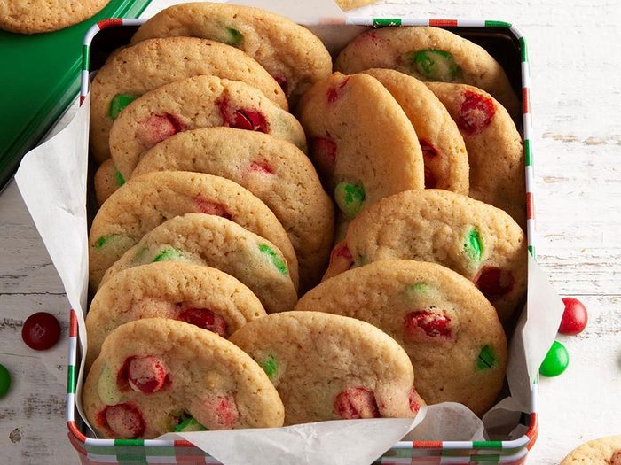 Biscuits de Noël aux M&M.