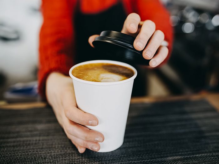 Café et inflammation: les antioxydants et des polyphénols dans le café.