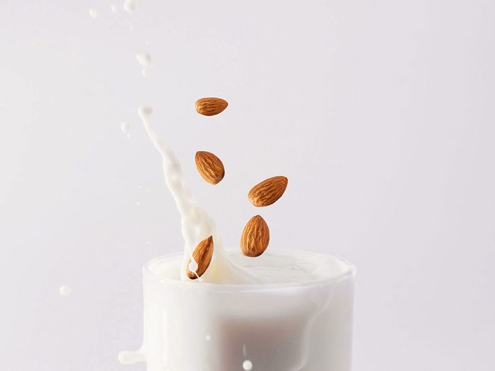 Comment faire du lait d'amande: la quantité de protéines.