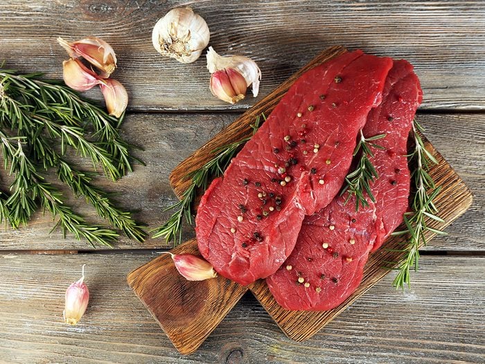 Voici 10 choses qui arrivent au corps quand on arrête de manger la viande rouge.