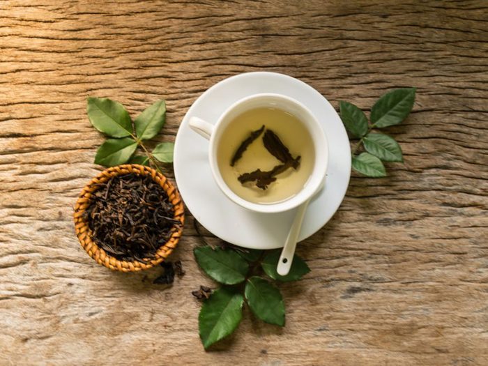 Le thé vert fait partie des aliments brûleurs de graisse.