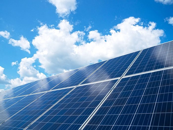 Bonne nouvelle: une ferme solaire autochtone aide à réduire la pollution.