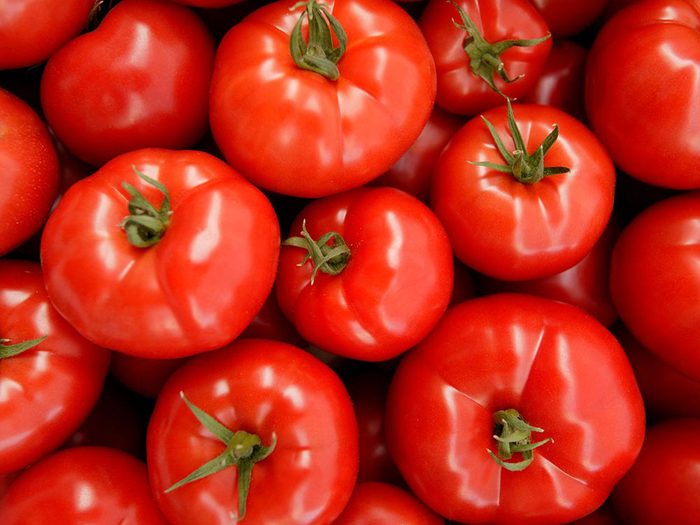 Conservation des aliments: laissez les tomates à température ambiante.