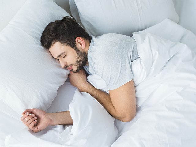 Trouver la meilleure position pour dormir si vous souffrez de douleurs lombaires peut vous aider  mieux dormir la nuit et  soulager votre douleur.