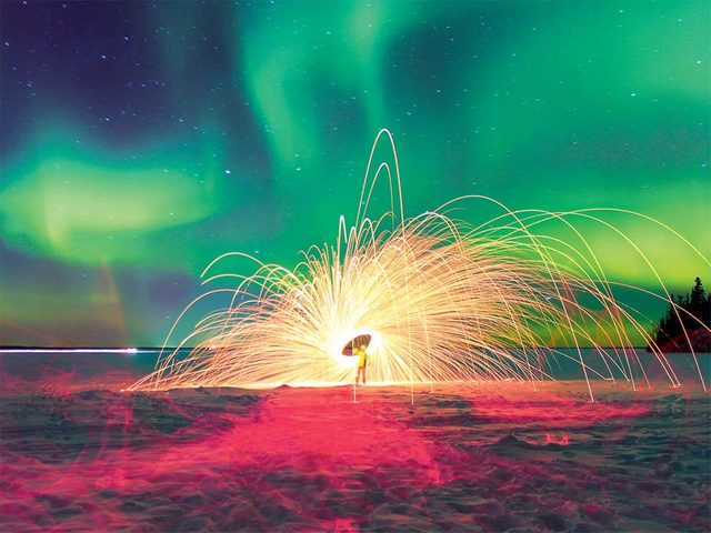 La beaut de l'hiver canadien  travers cette image d'aurores borales.