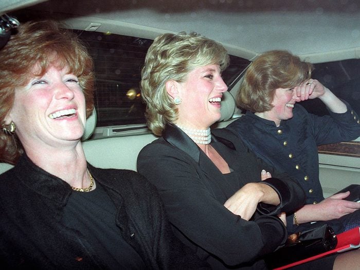 Photos de la princesse Diana avec ses sœurs.