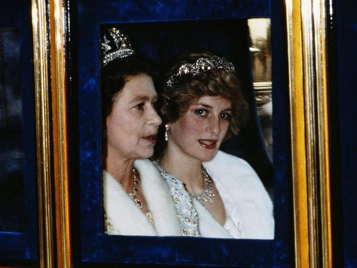 Photos de la princesse Diana et de la reine Elizabeth II.