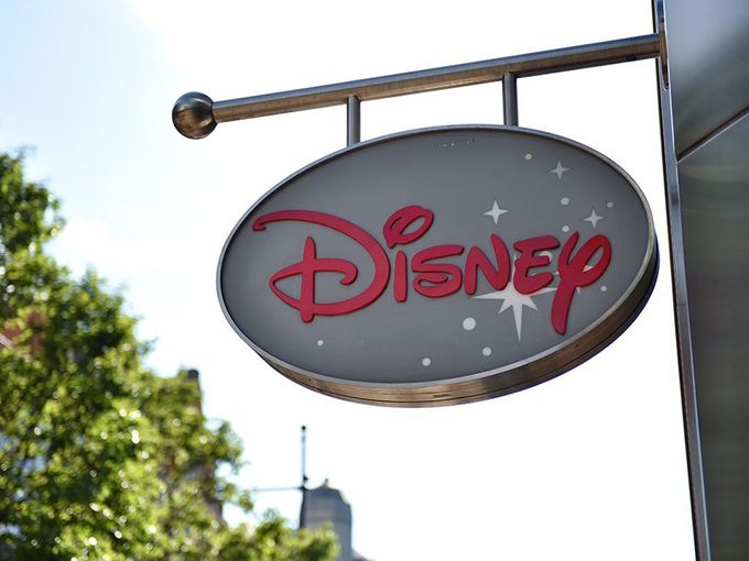 Fermeture de 60 magasins Disney au Canada et aux États-Unis.