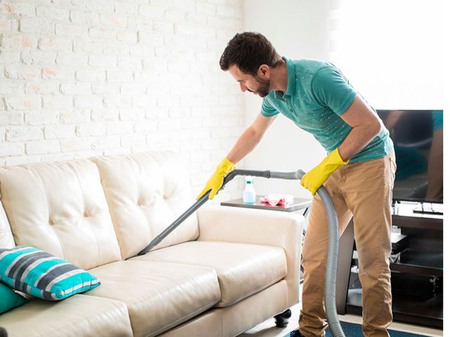 Nettoyer la maison passe aussi par le nettoyage des meubles rembourrs.