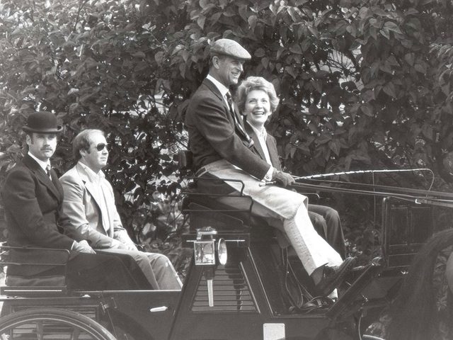 Le prince Philip lors d'une ballade avec la Premire dame Nancy Reagan.