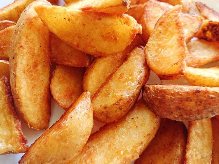 Il existe un risque de cancer avec les pommes de terre rôties croustillantes.