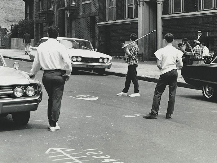 Les jeux de rue dans les années 50.