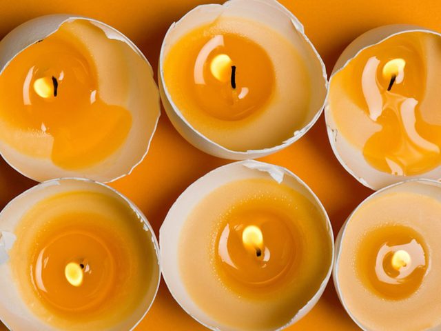 Fabriquer des bougies dcoratives avec des coquilles d'oeufs.
