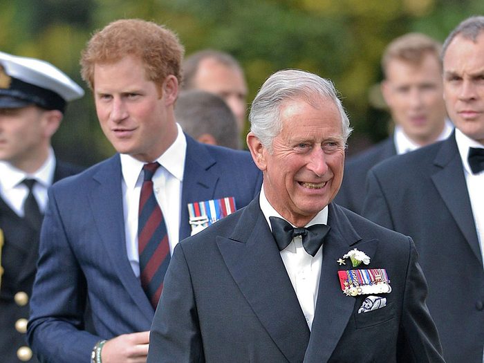 Famille royale britannique: le prince Harry est-il vraiment le fils du prince Charles?