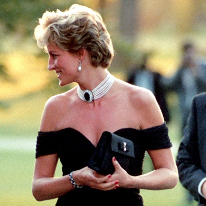 La véritable histoire derrière la fameuse «robe de la vengeance» de la princesse Diana.