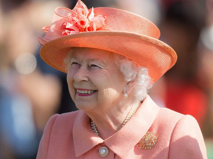Les obligations royales de la Reine Elizabeth sont passées aux plus jeunes.