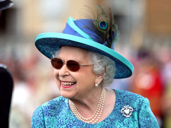 Reine Elizabeth: l’abdication en raison de l’âge ne se fait pas.