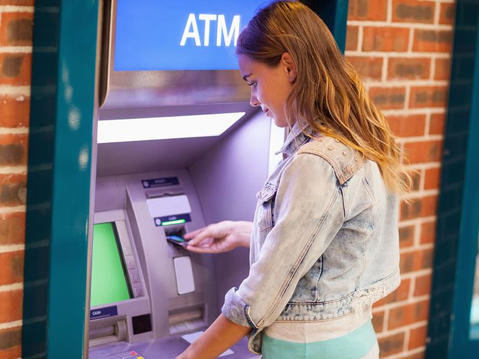 Les frais cachés d’un ATM hors réseau.
