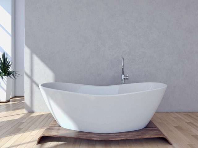 Mettre une baignoire autoportante ou un bain  remous autoportant pourrait tre l'une des rnovations que vous regretterez probablement plus tard.